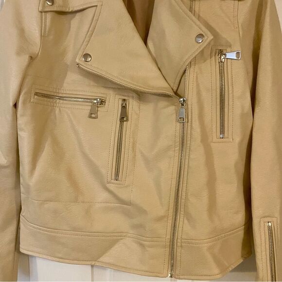 EUC Faux Leather Elizabeth & James Tan Motorcycle Jacket Sz Sm Front Silver Zip - Picture 2 of 6